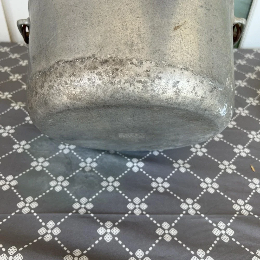 Super Maid Supreme Aluminum Dutch Oven Roaster 12